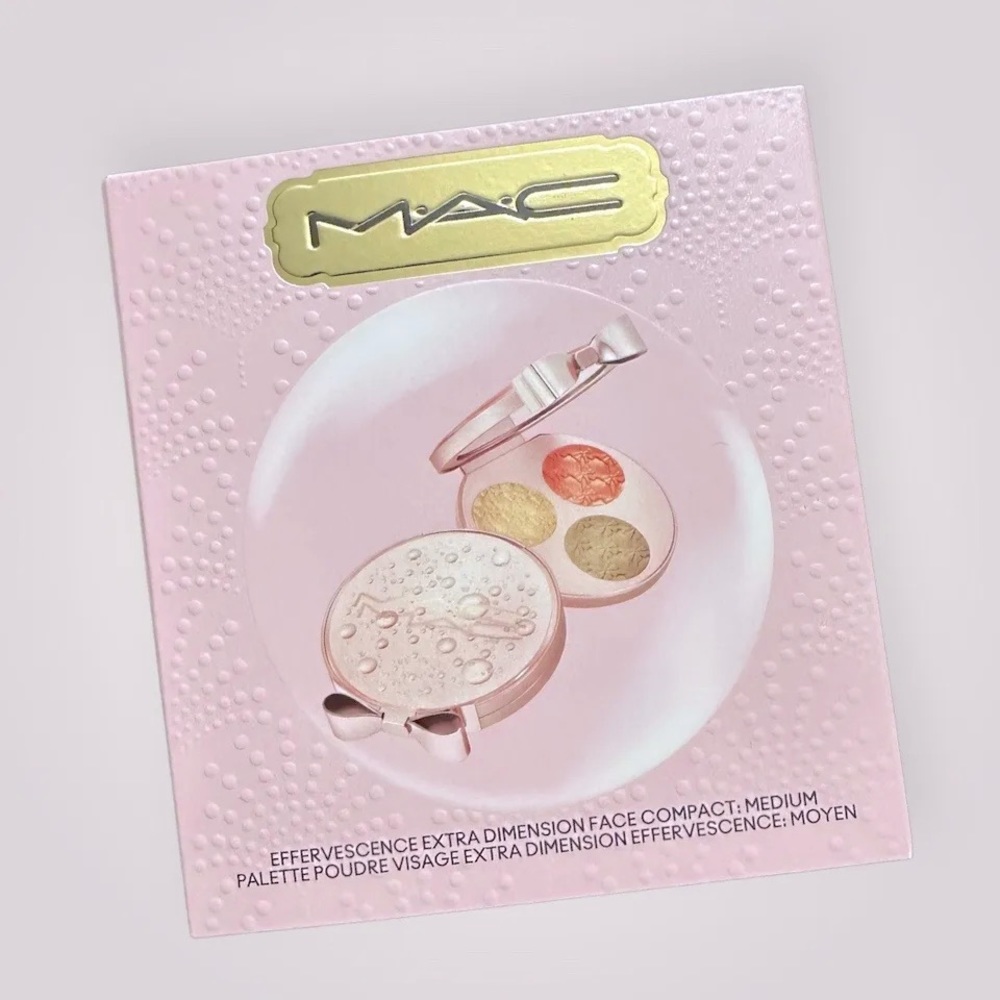 MAC 2022 Holiday Bubbles & Bows Extra Dimension Face Compact: Medium New in‎ Box